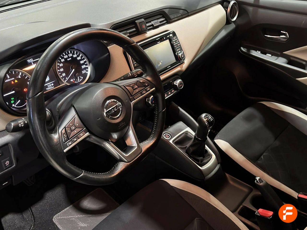 Foto Nissan Micra 11