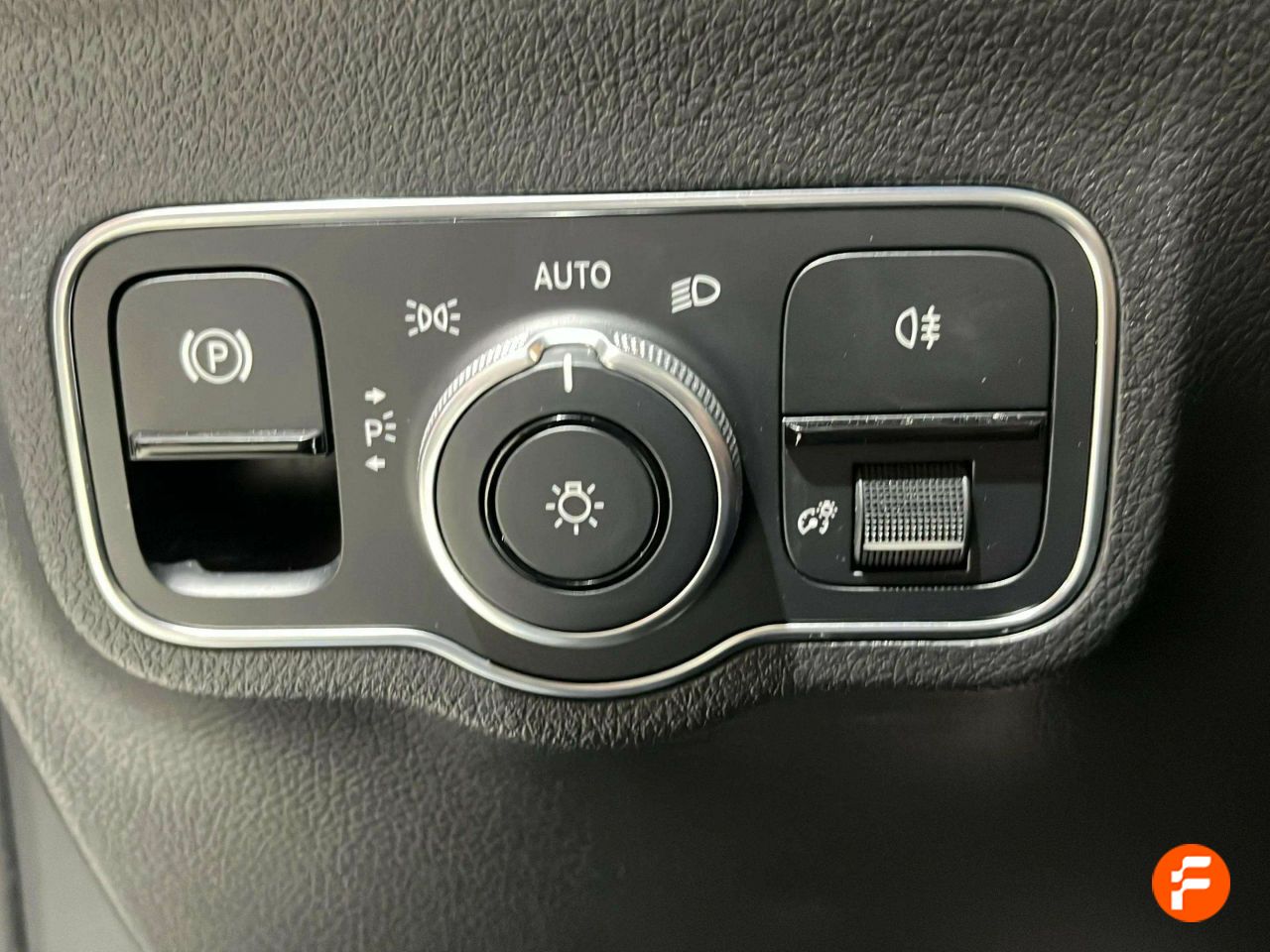 Foto Mercedes-Benz EQA 19