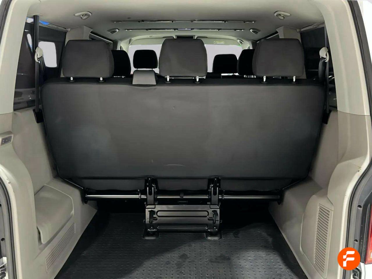 Foto Volkswagen Caravelle 10