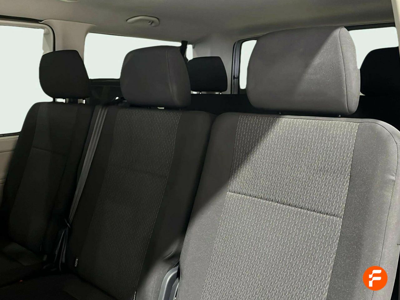 Foto Volkswagen Caravelle 12