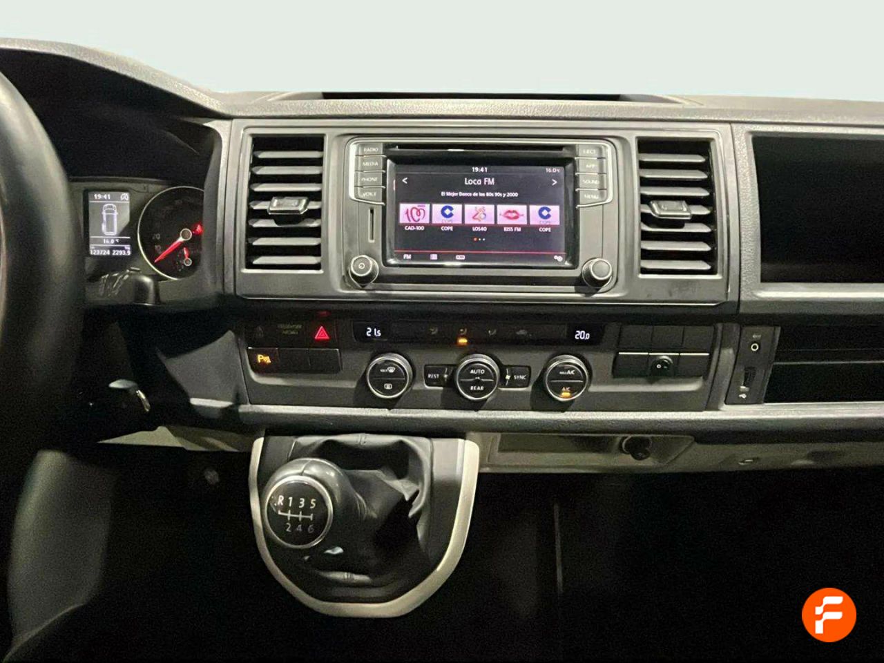 Foto Volkswagen Caravelle 22
