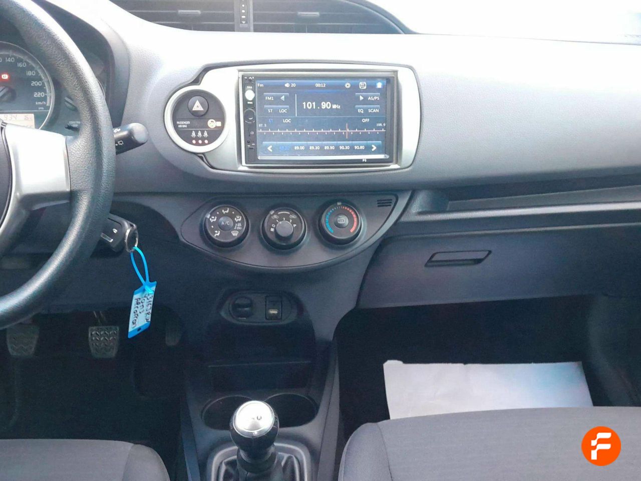 Foto Toyota Yaris 11