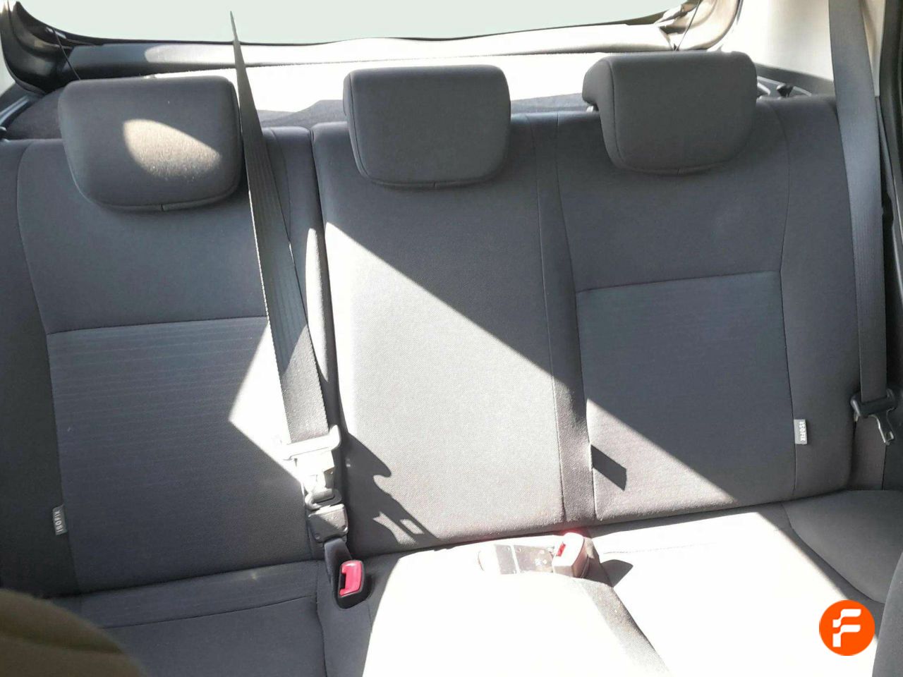 Foto Toyota Yaris 16