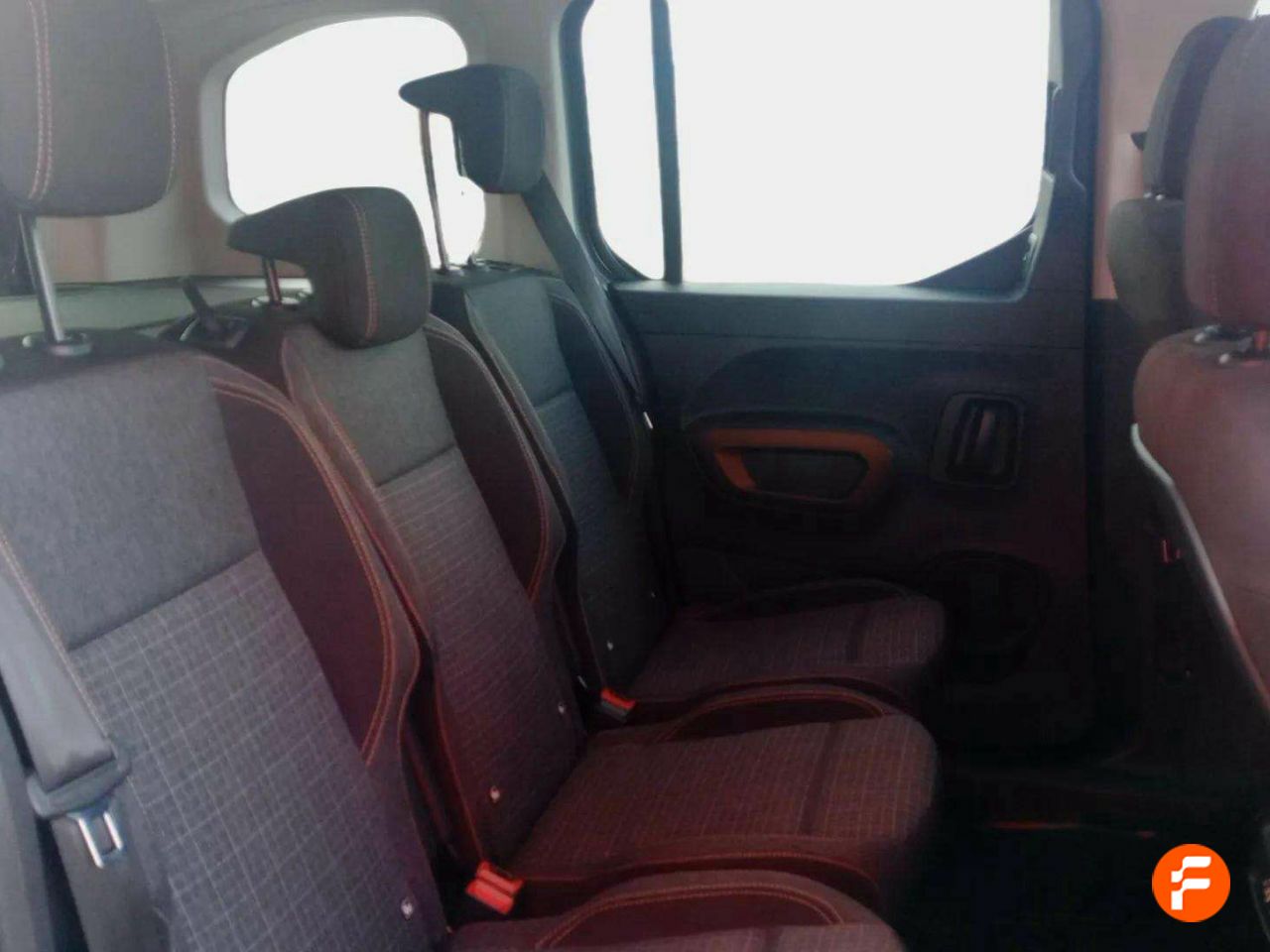 Foto Peugeot Rifter 11