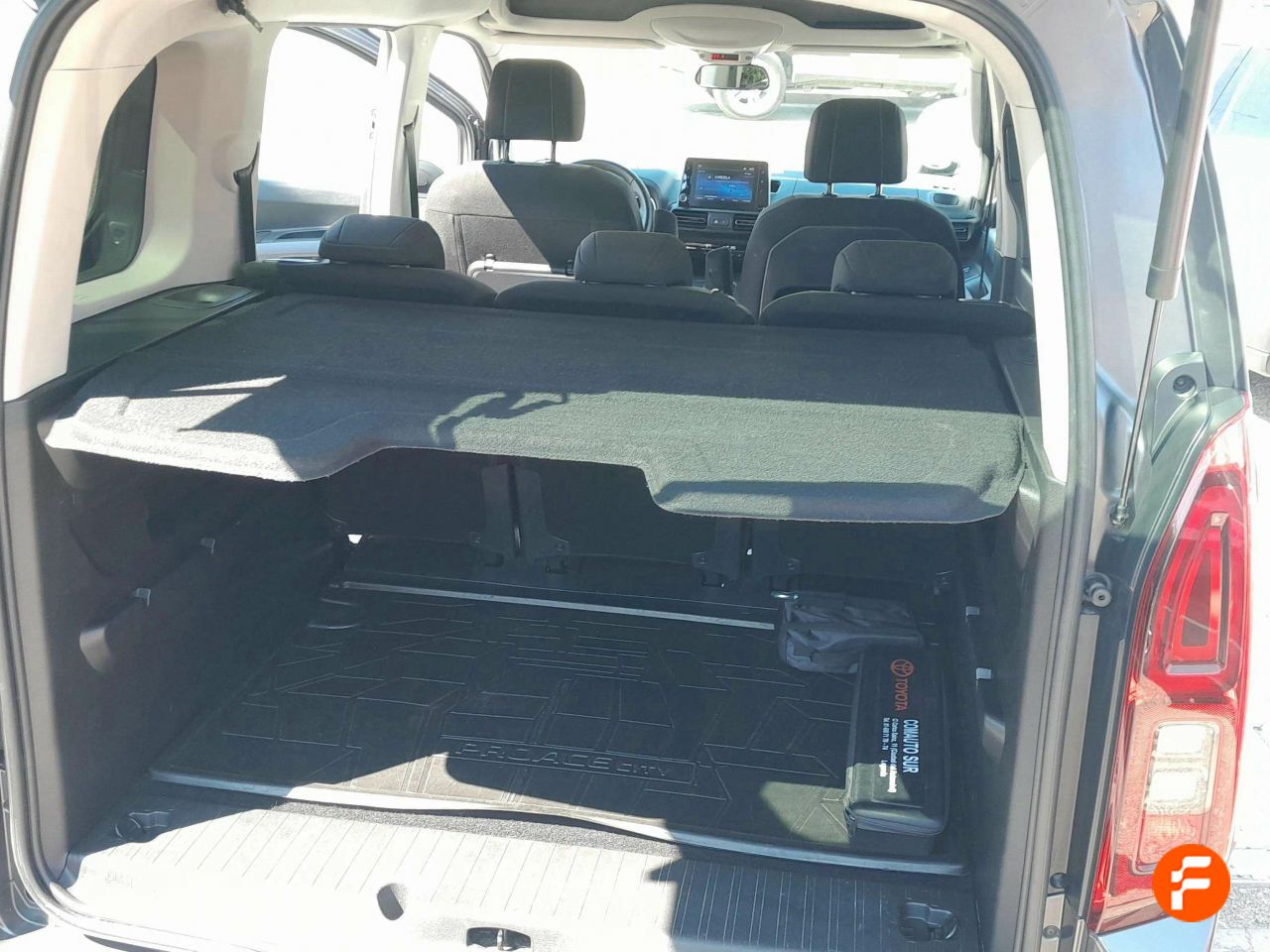 Foto Toyota Proace 9