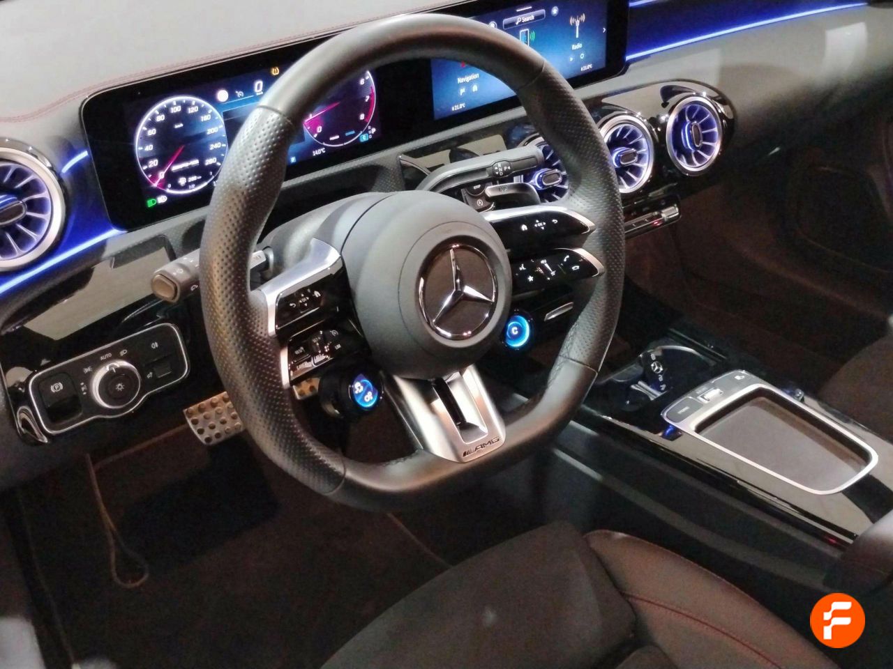 Foto Mercedes-Benz Clase CLA 13