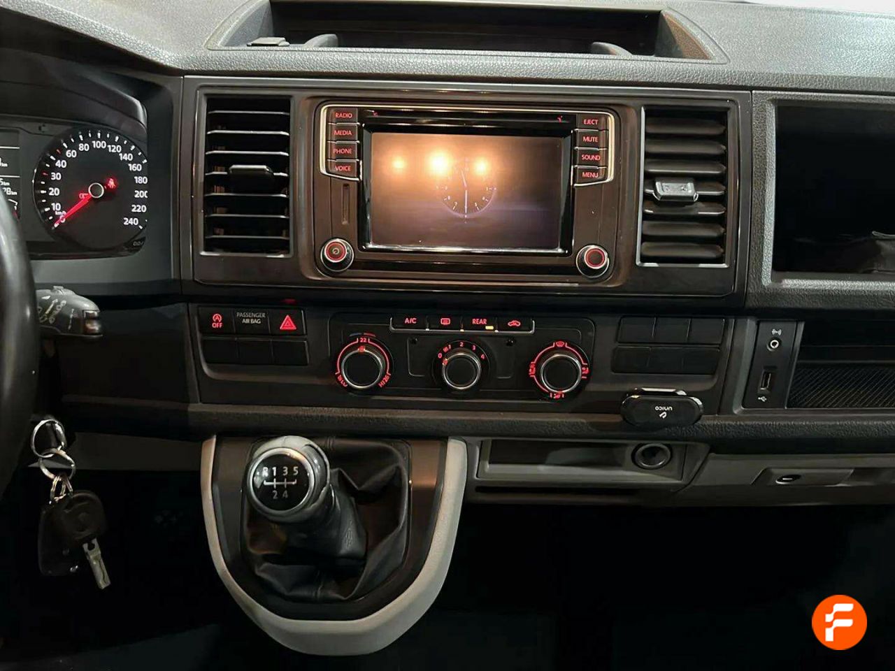 Foto Volkswagen Caravelle 10