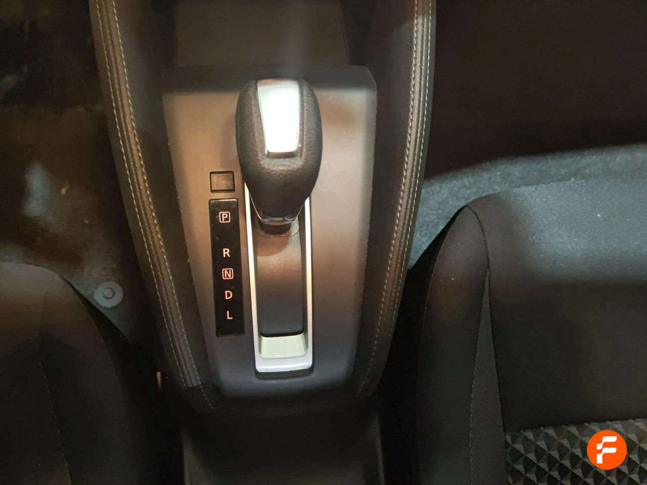 Foto Nissan Micra 10