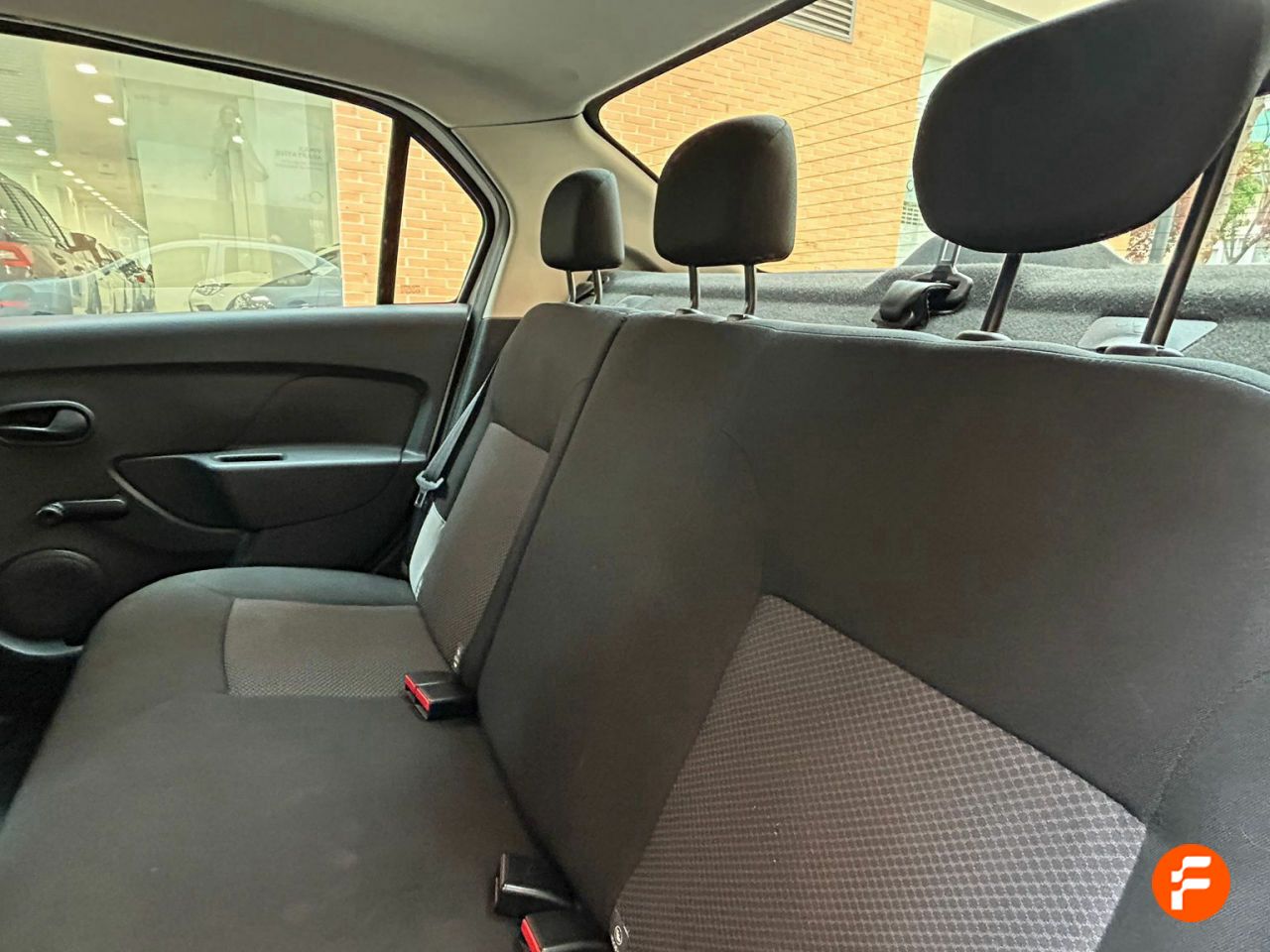 Foto Dacia Logan 8