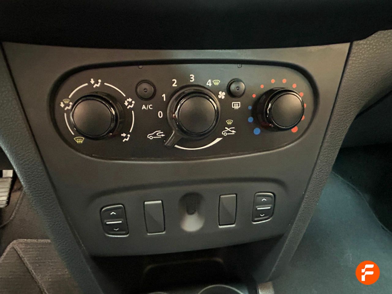 Foto Dacia Logan 14