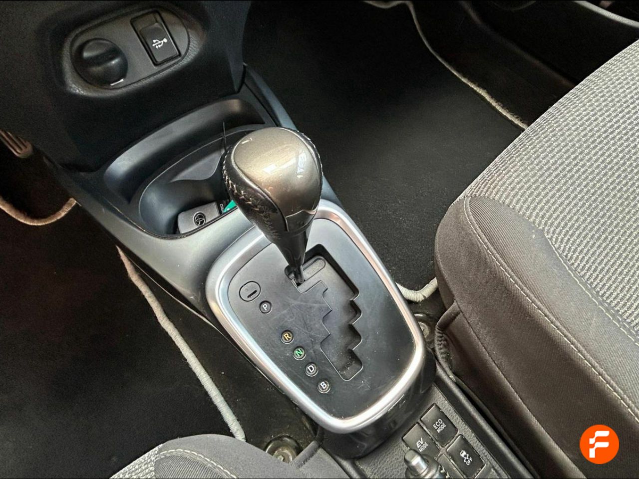 Foto Toyota Yaris 12