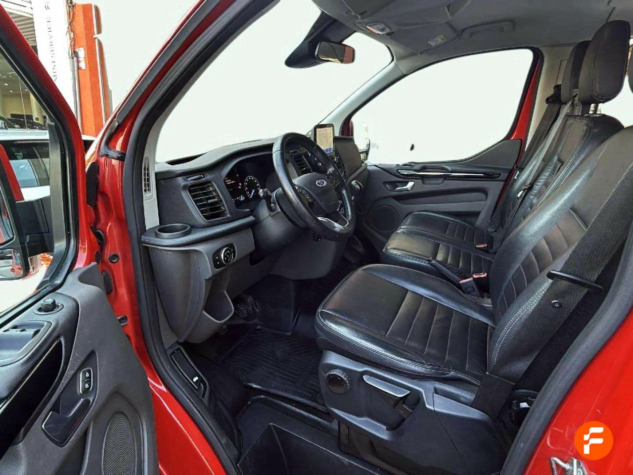 Foto Ford Tourneo Custom 12