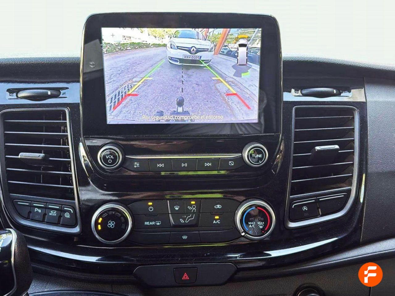 Foto Ford Tourneo Custom 19