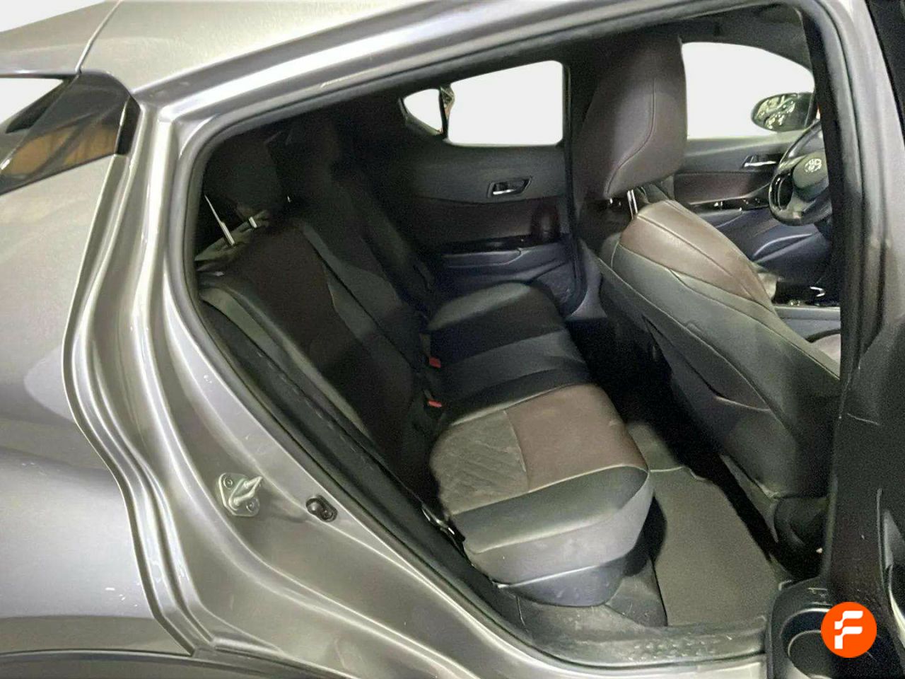 Foto Toyota C-HR 13