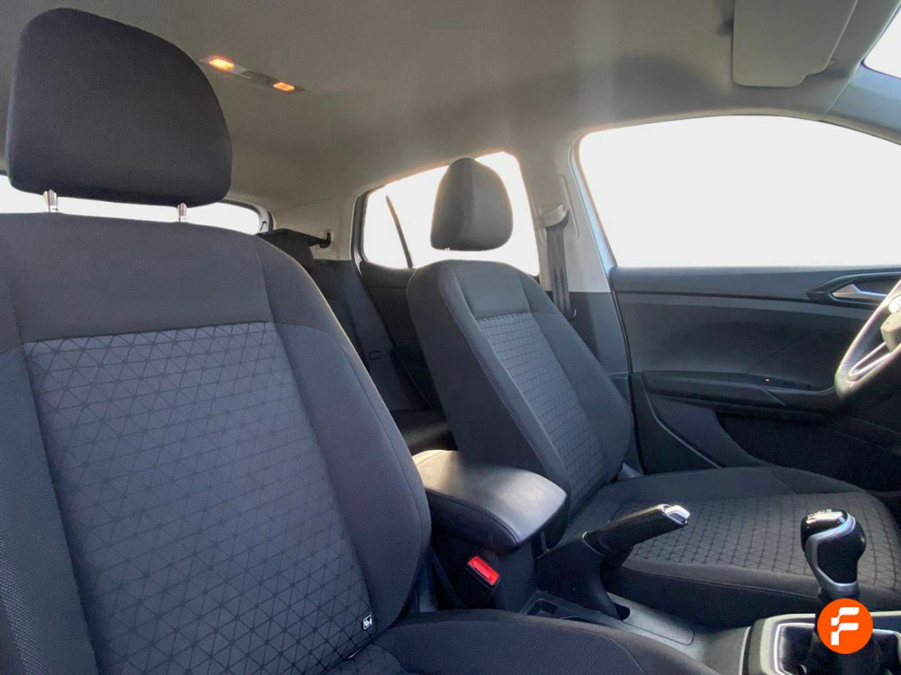 Foto Volkswagen T-Cross 16