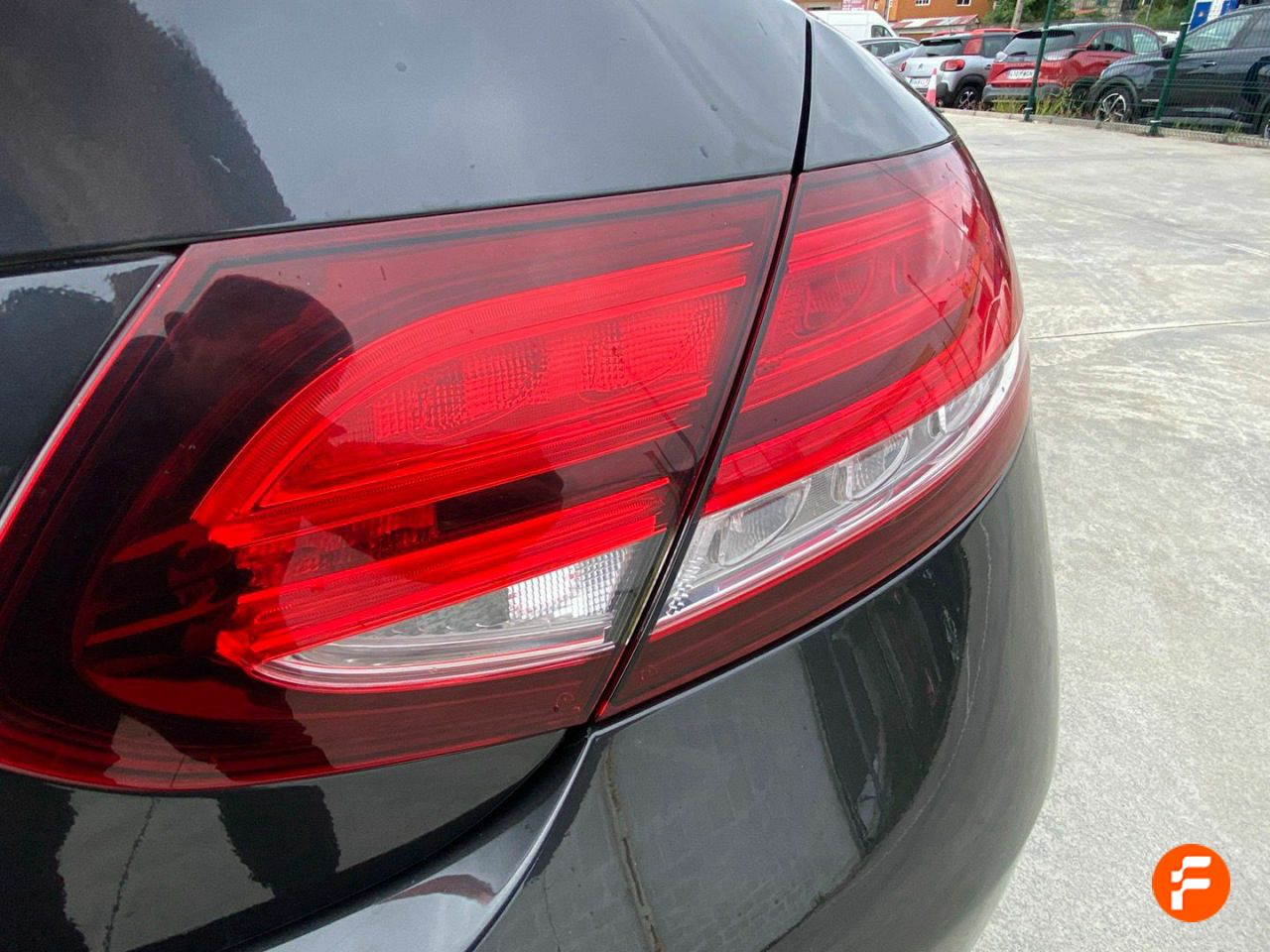 Foto Mercedes-Benz Clase C 25