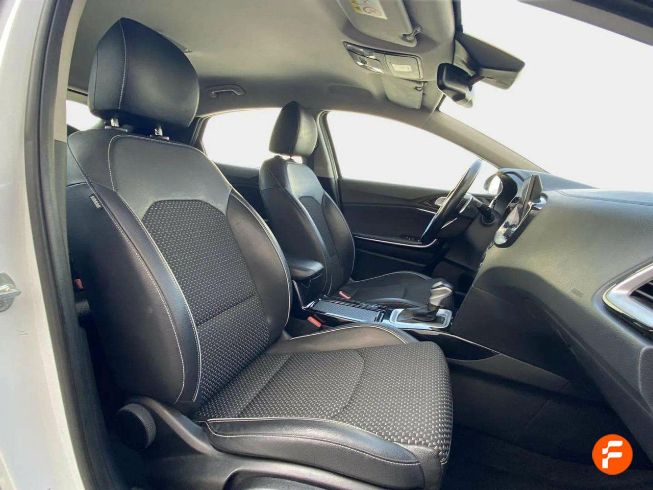 Foto Kia XCeed 14