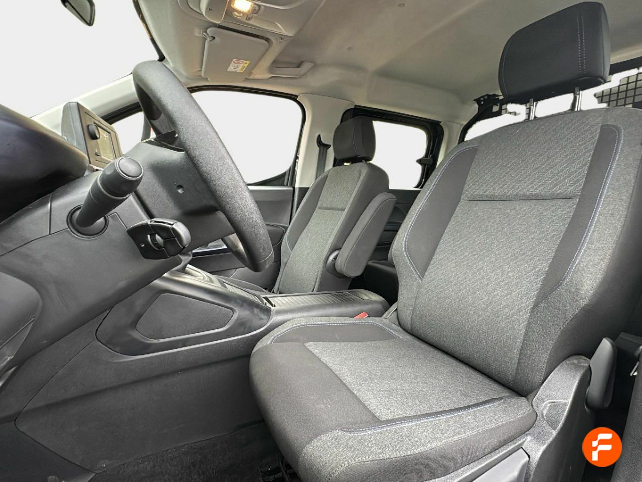 Foto Peugeot Rifter 12