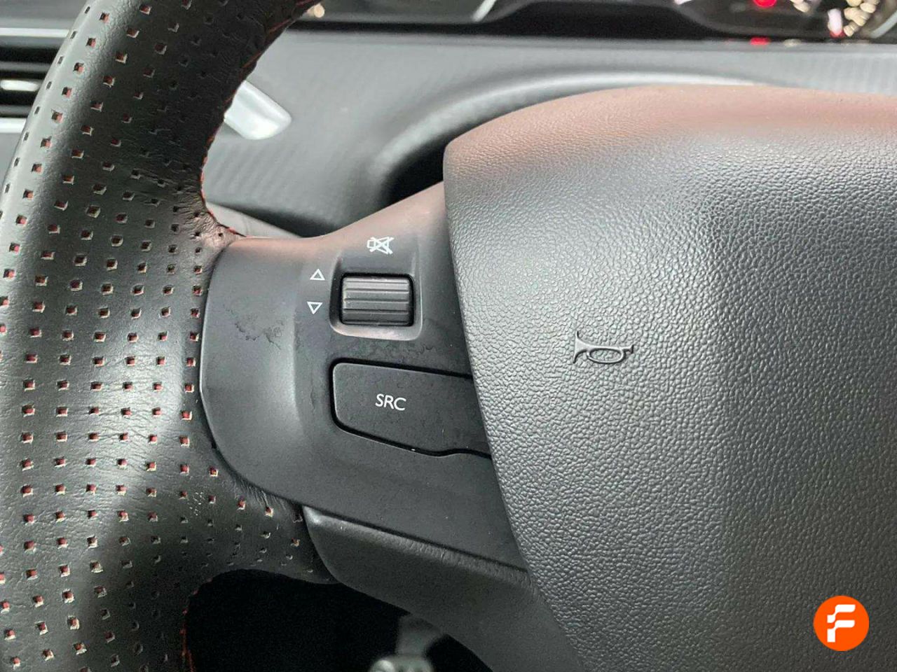 Foto Peugeot 208 14