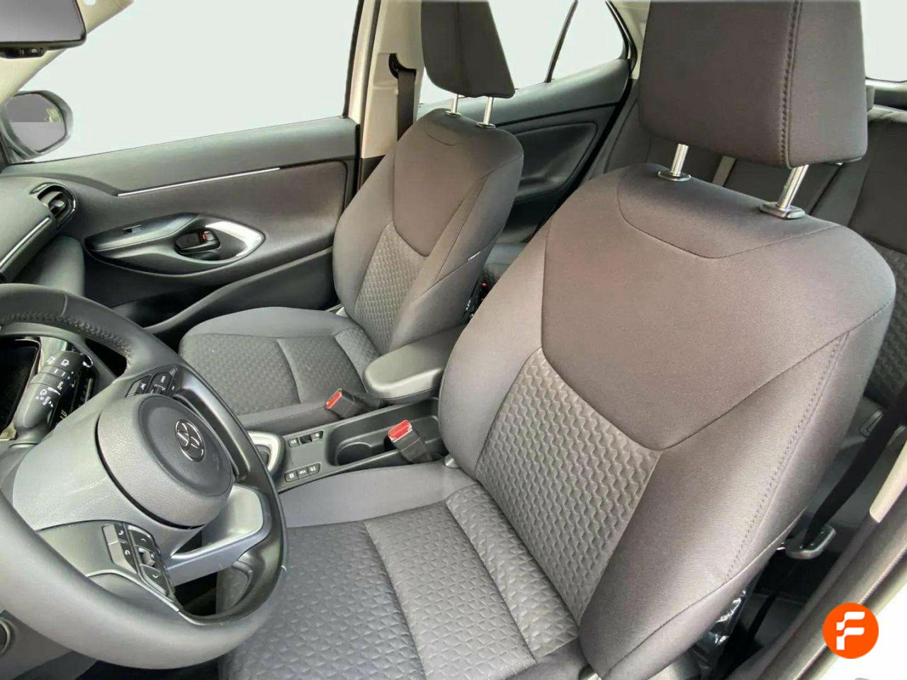 Foto Toyota Yaris 11