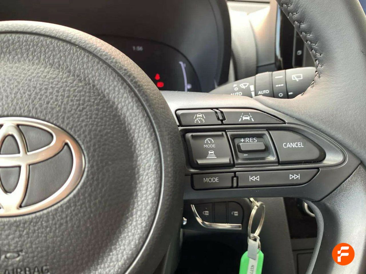 Foto Toyota Yaris 16