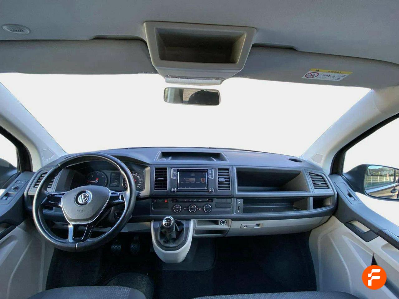 Foto Volkswagen Caravelle 12