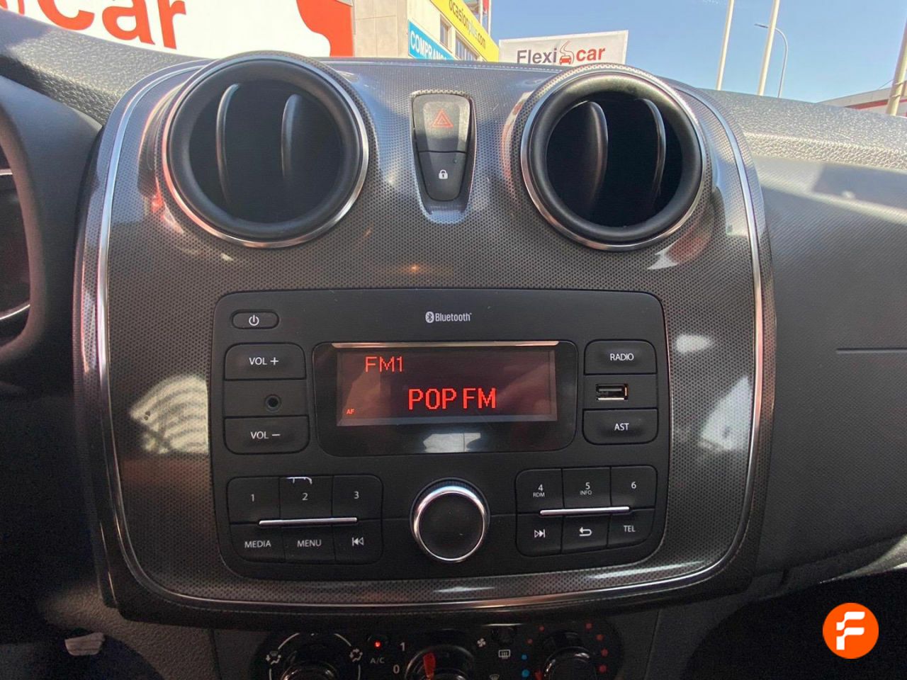 Foto Dacia Sandero 14