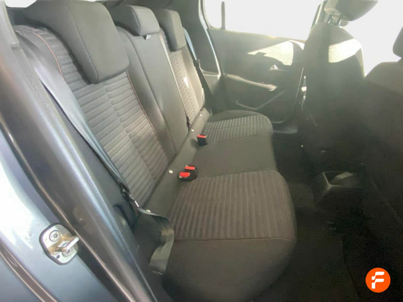 Foto Peugeot 208 8