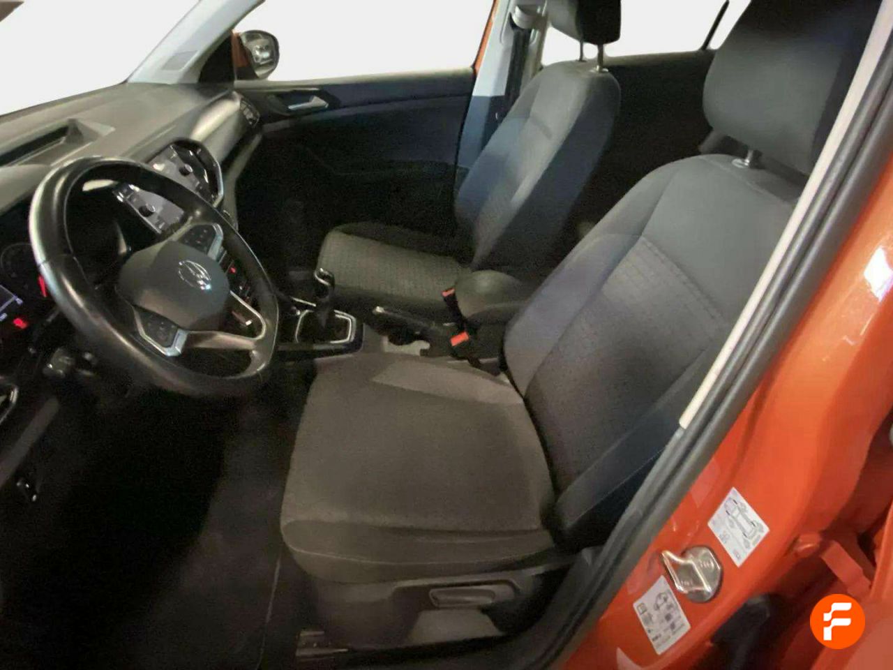 Foto Volkswagen T-Cross 15