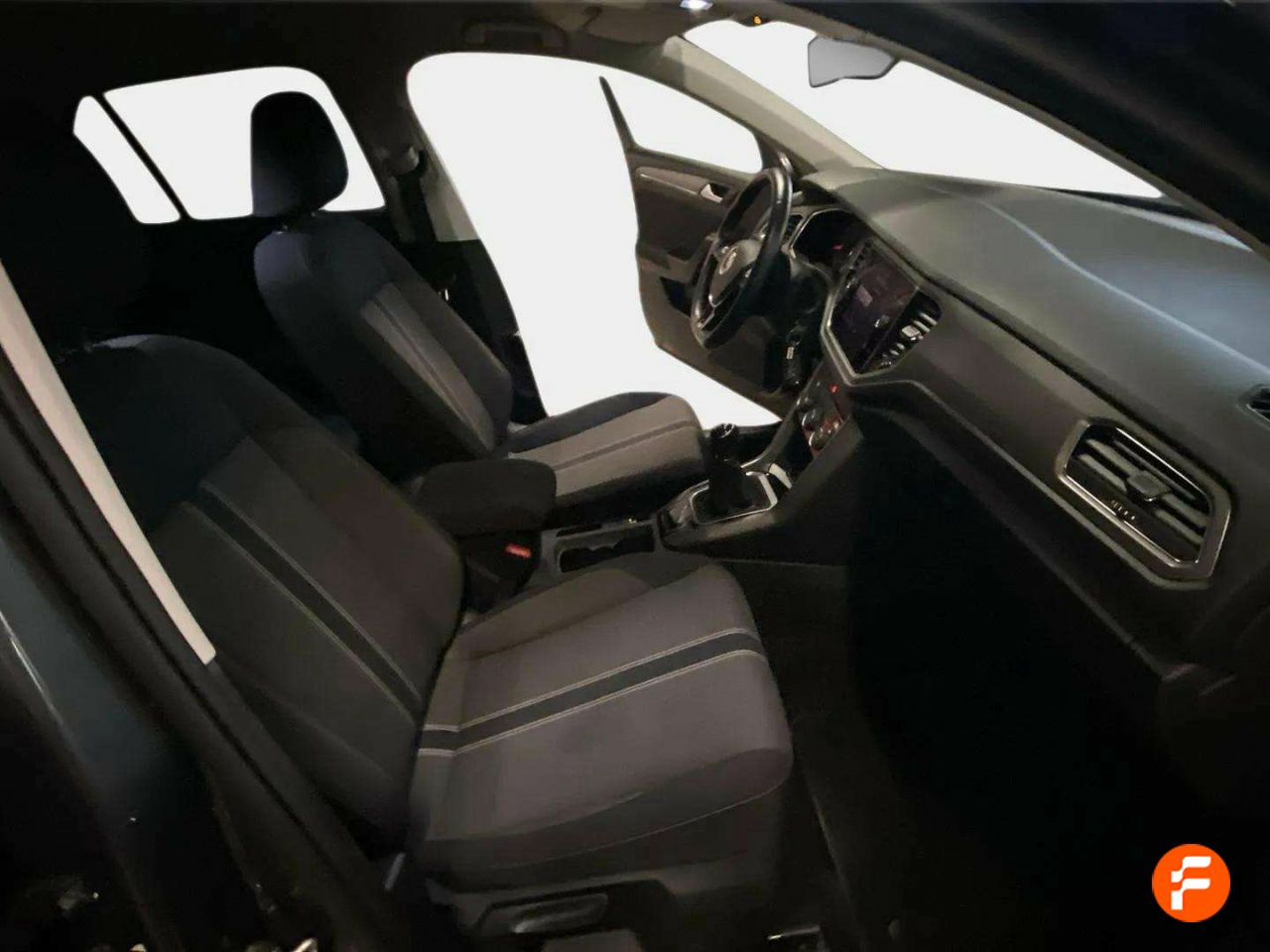 Foto Volkswagen T-Roc 15