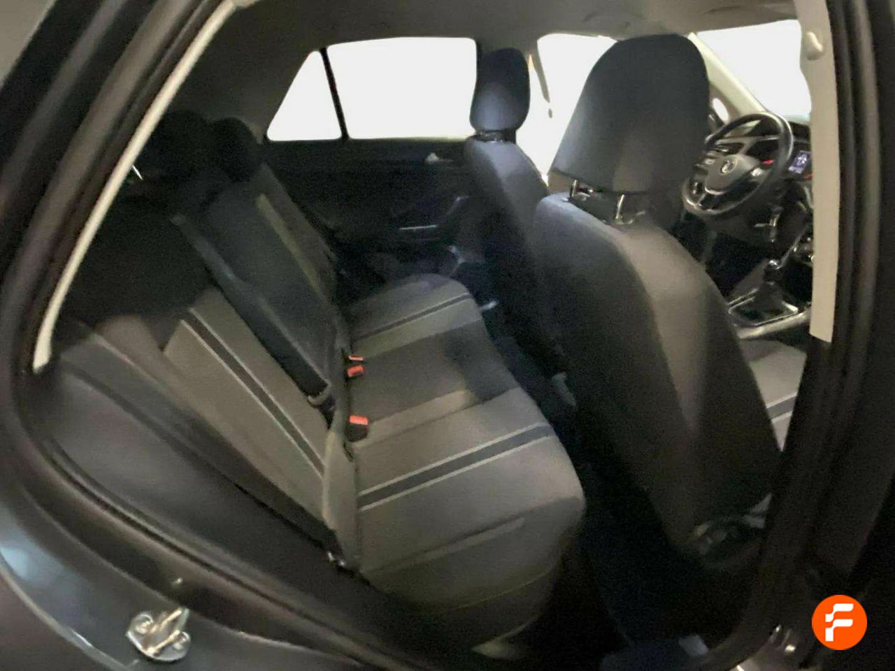 Foto Volkswagen T-Roc 16