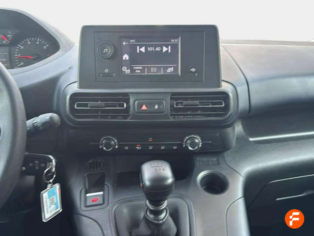 Foto Peugeot Rifter 9