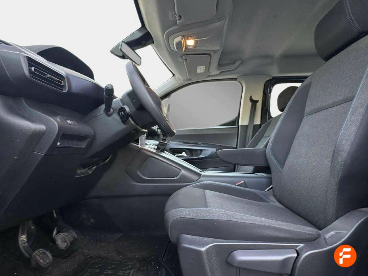 Foto Peugeot Rifter 12