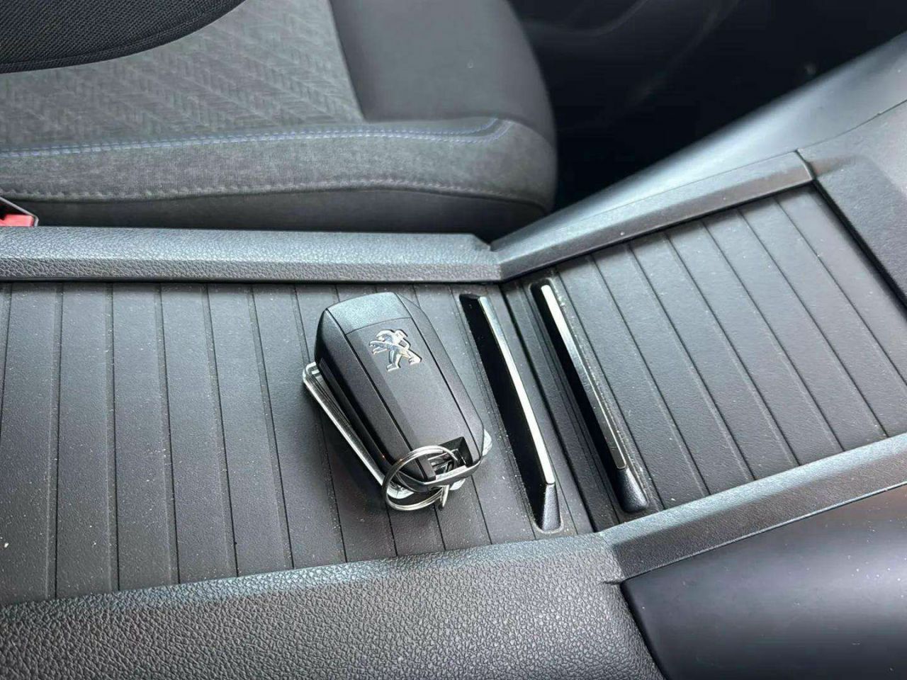 Foto Peugeot Rifter 15