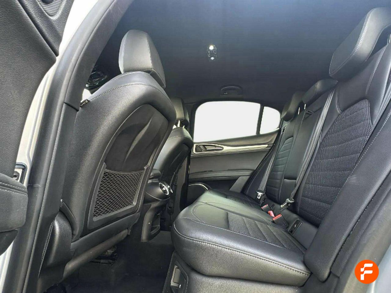 Foto Alfa Romeo Stelvio 14