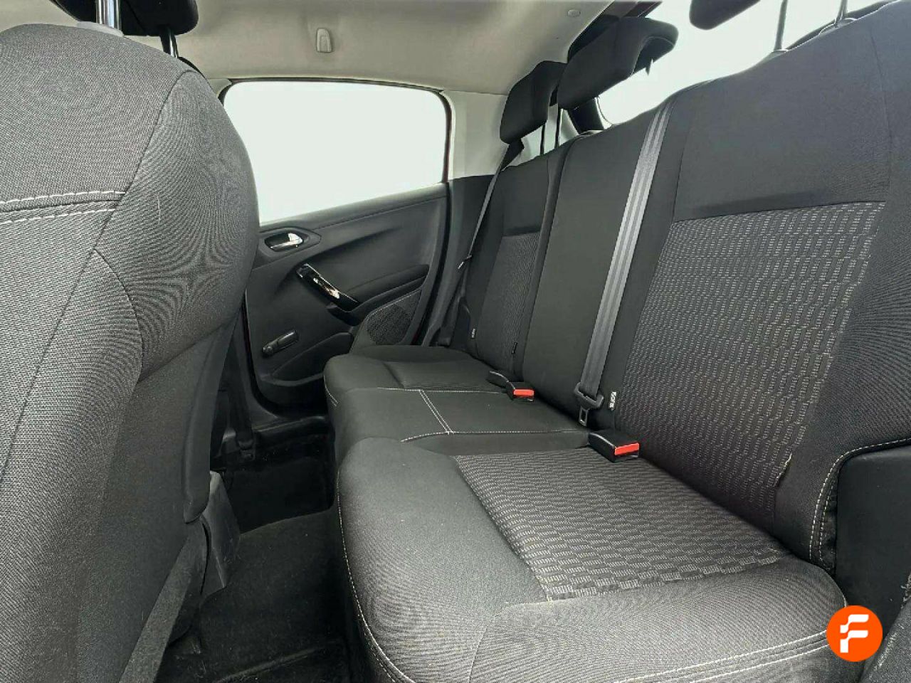 Foto Peugeot 208 14