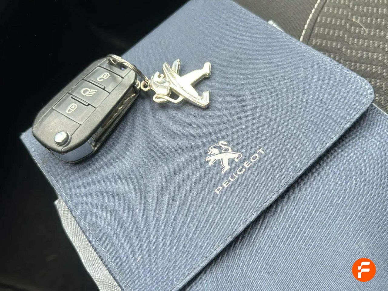 Foto Peugeot 208 16