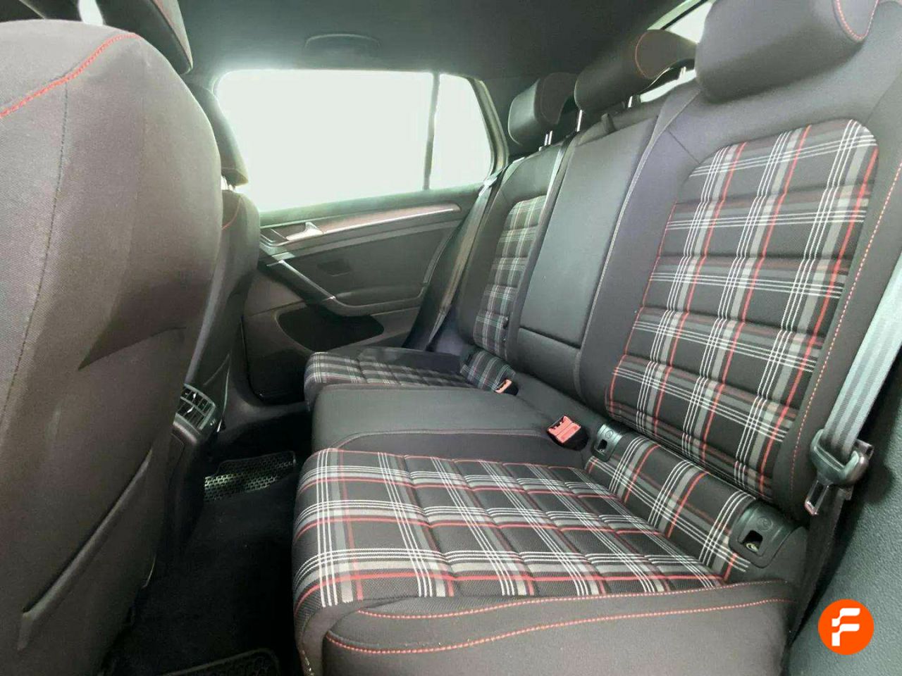 Foto Volkswagen Golf 14