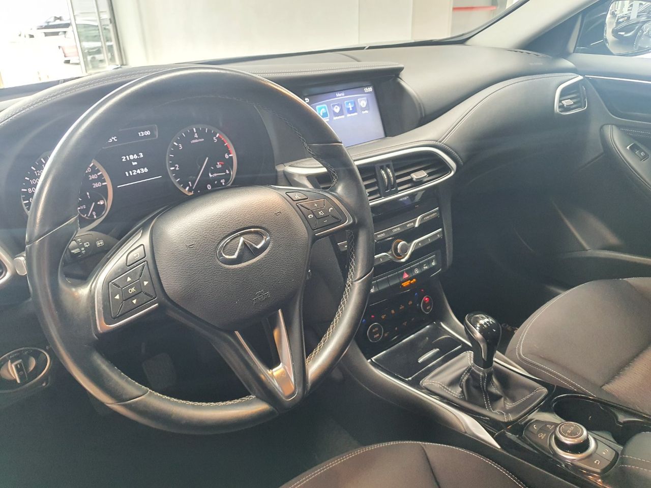 Foto Infiniti Q30 11