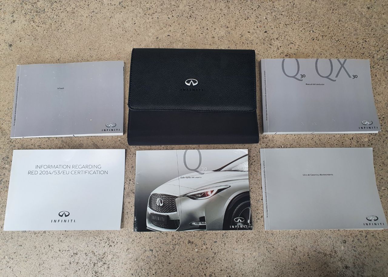 Foto Infiniti Q30 23