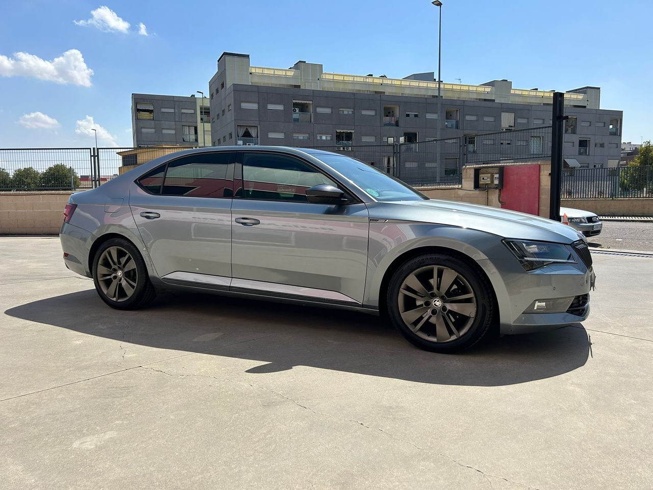 Foto Skoda Superb 5