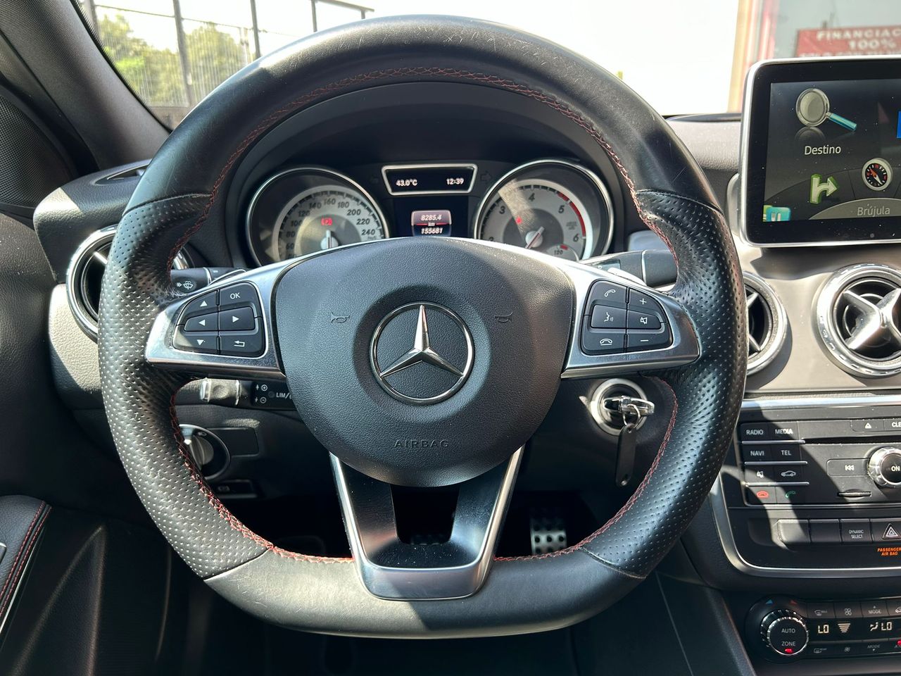 Foto Mercedes-Benz Clase GLA 12