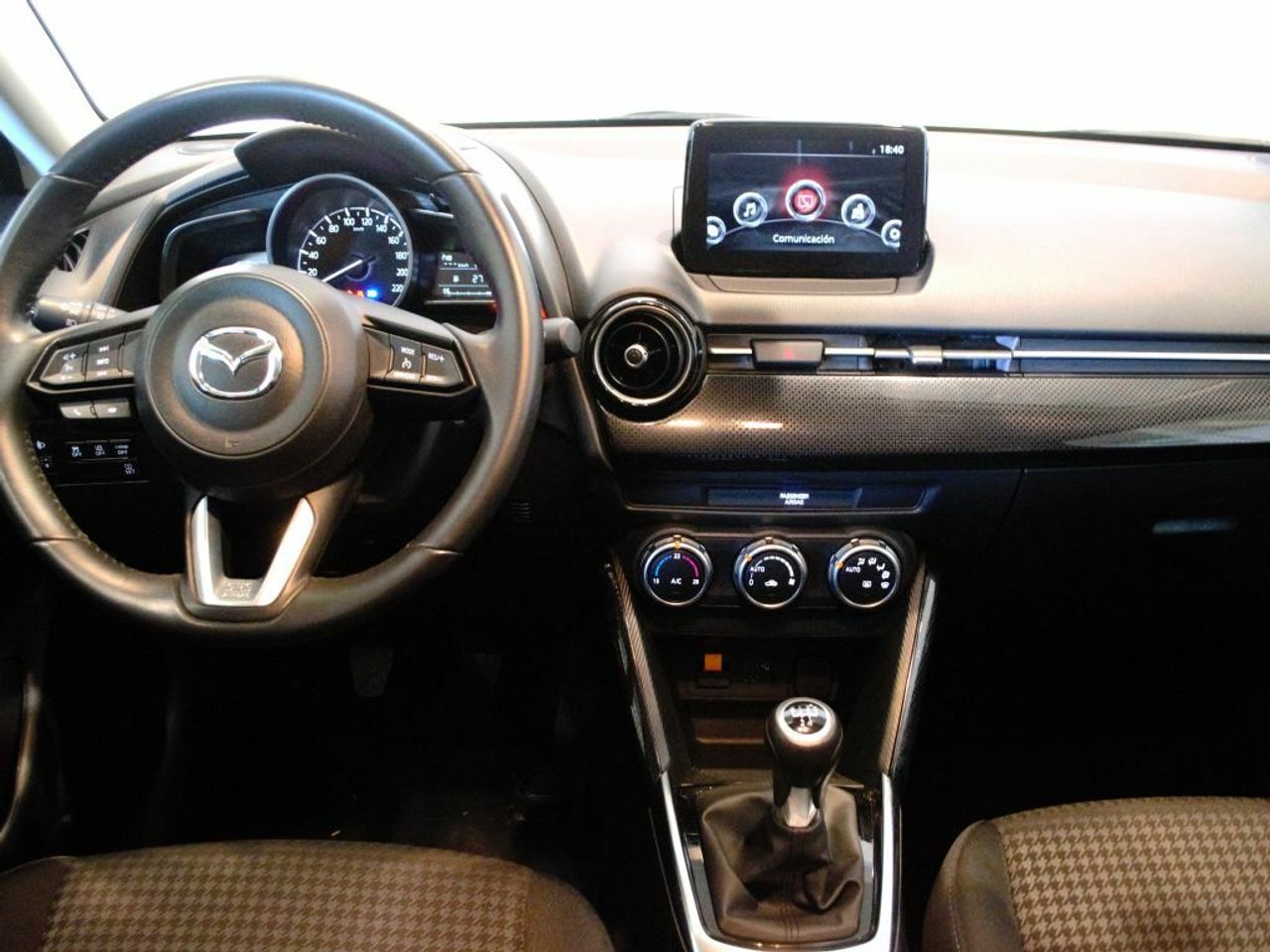 Foto Mazda Mazda2 16