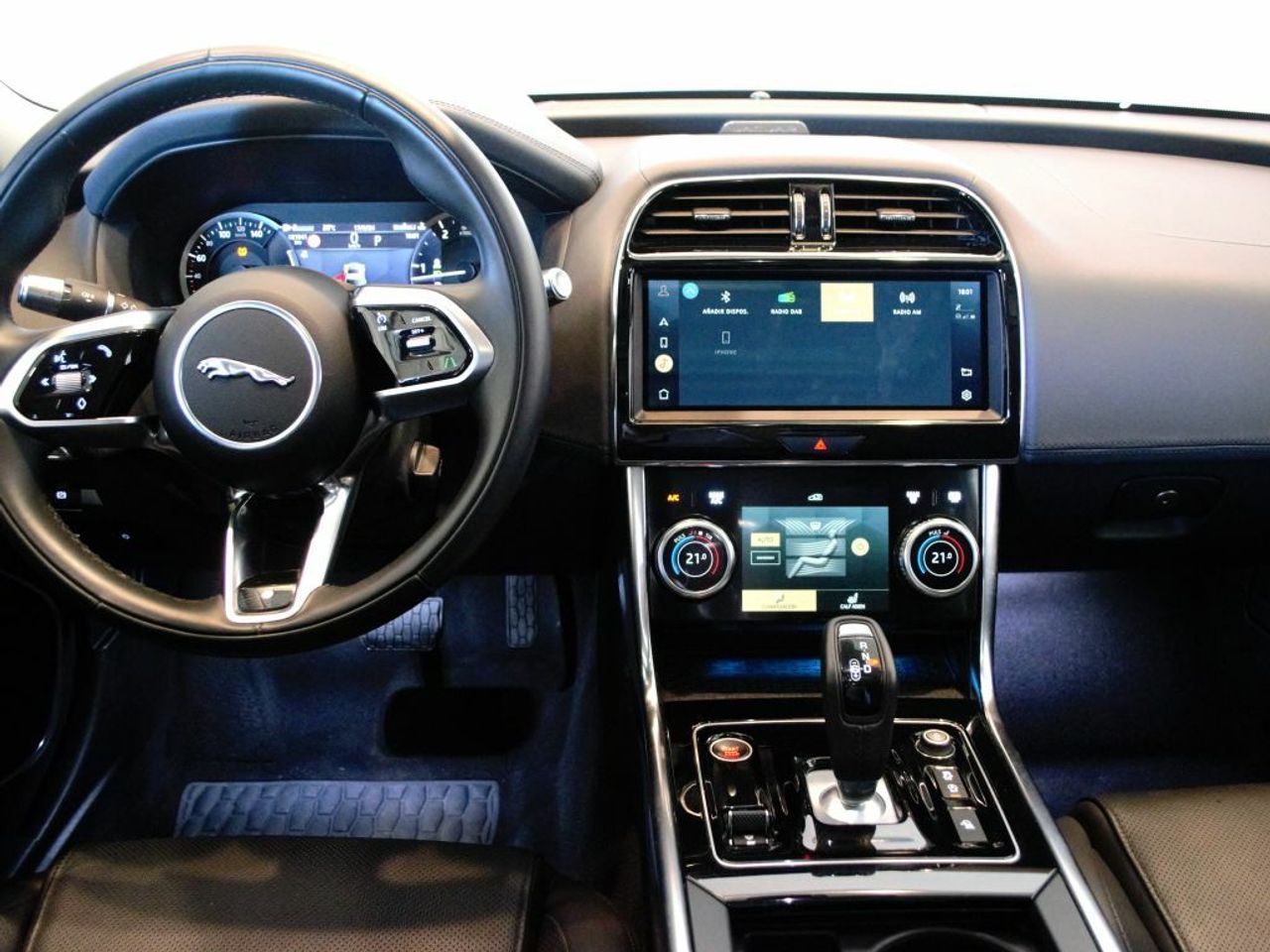 Foto Jaguar XE 18