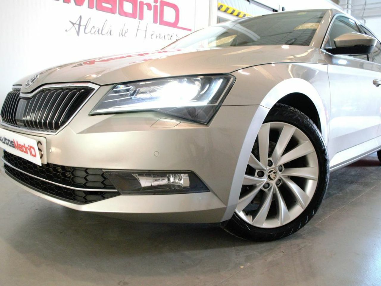 Foto Skoda Superb 11