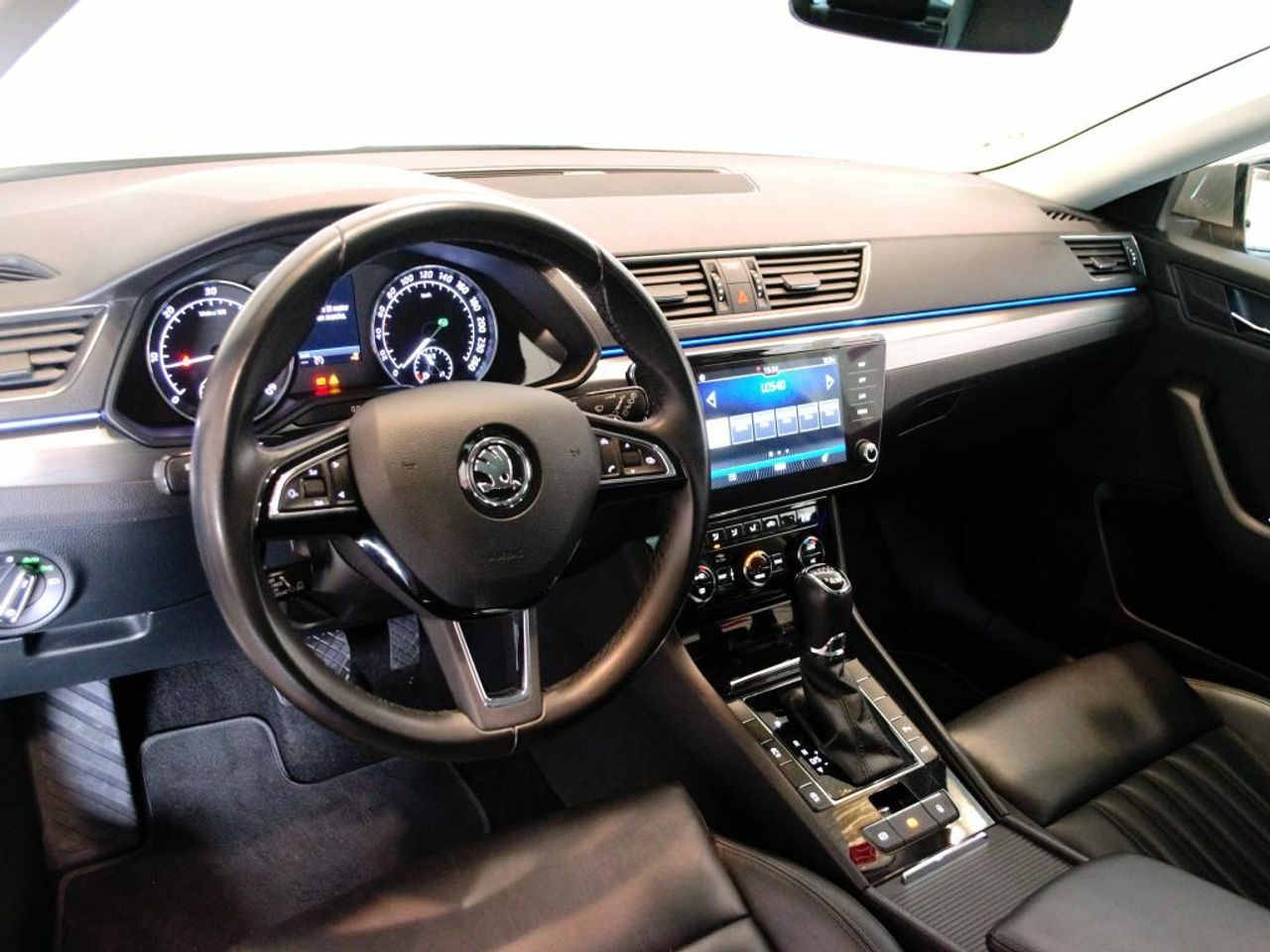 Foto Skoda Superb 21