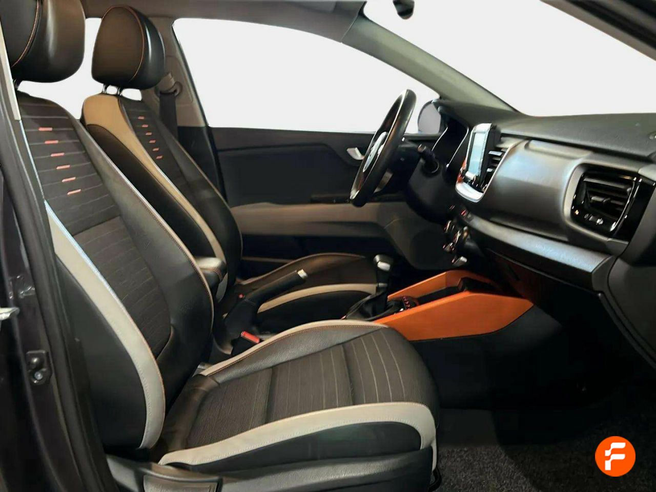 Foto Kia Stonic 12