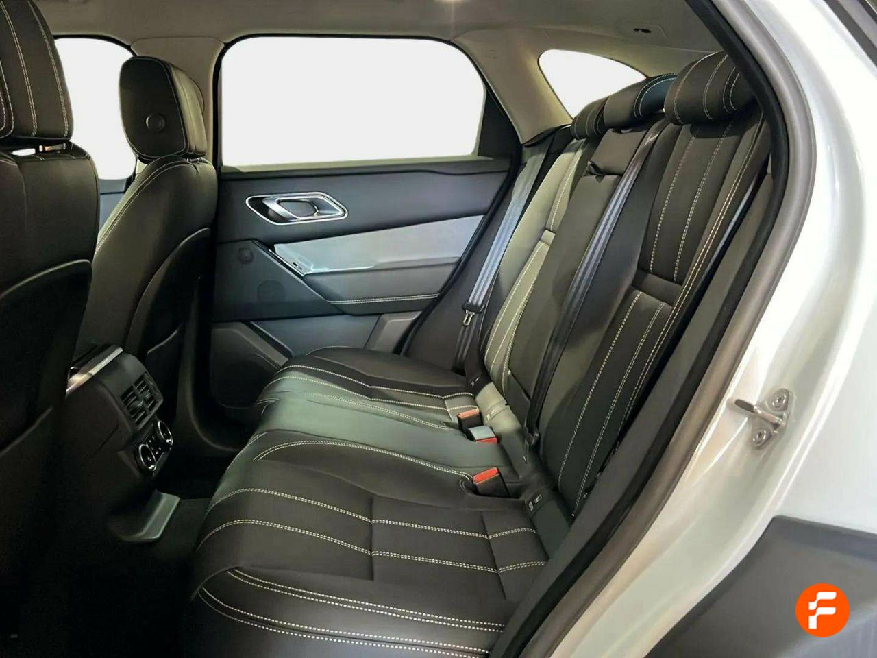 Foto Land-Rover Range Rover Velar 12