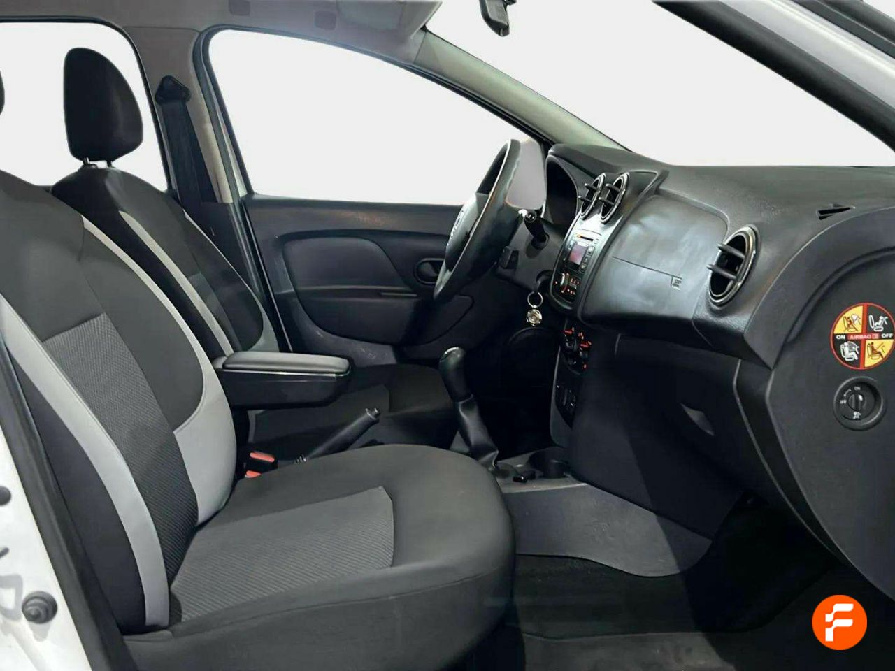 Foto Dacia Sandero 11