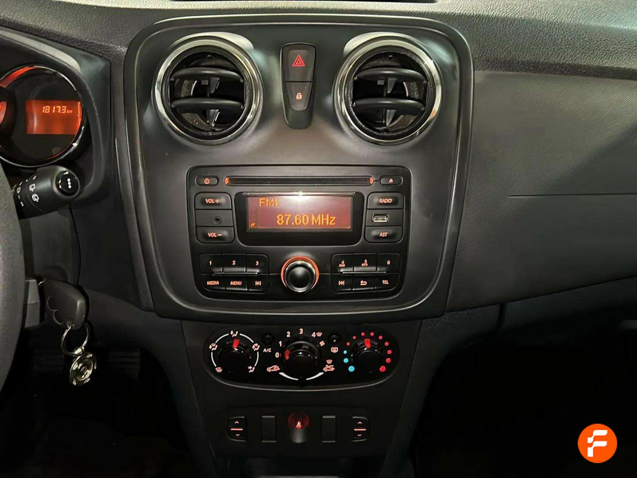 Foto Dacia Sandero 14